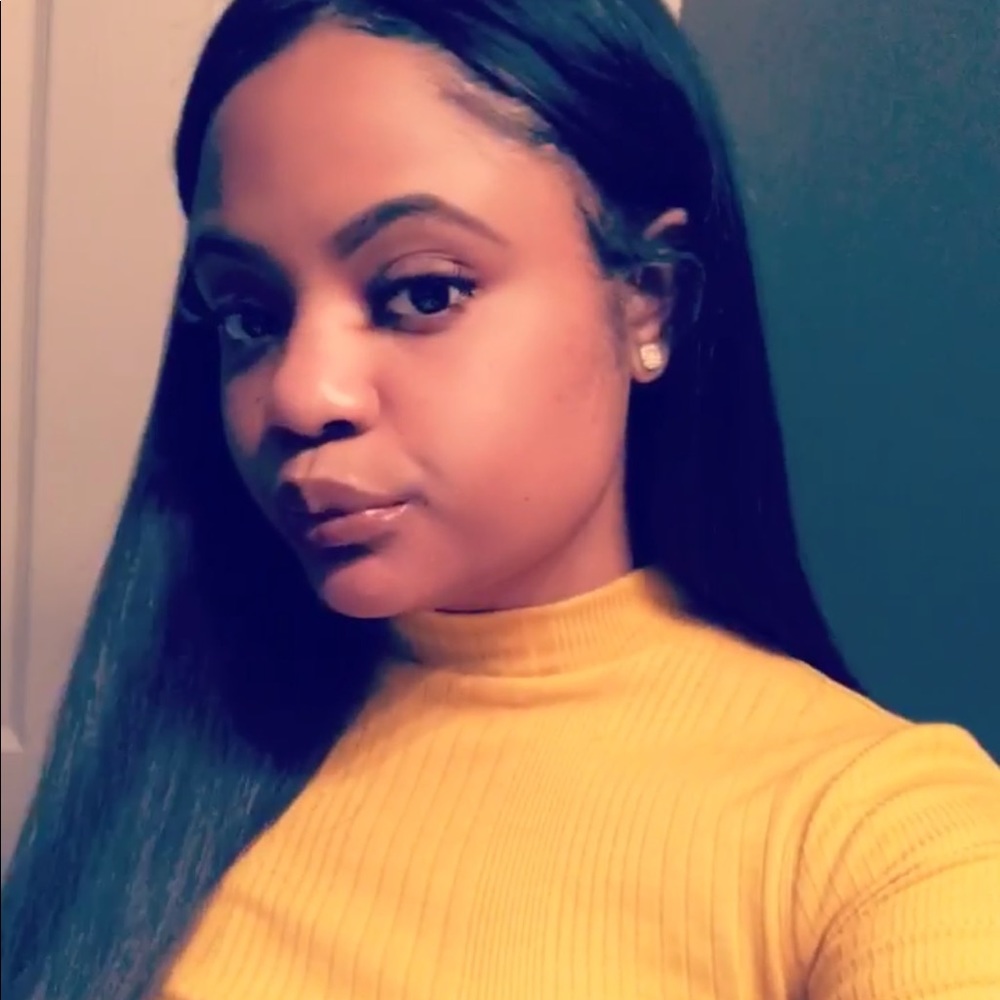 Meet your Posher, Kaila